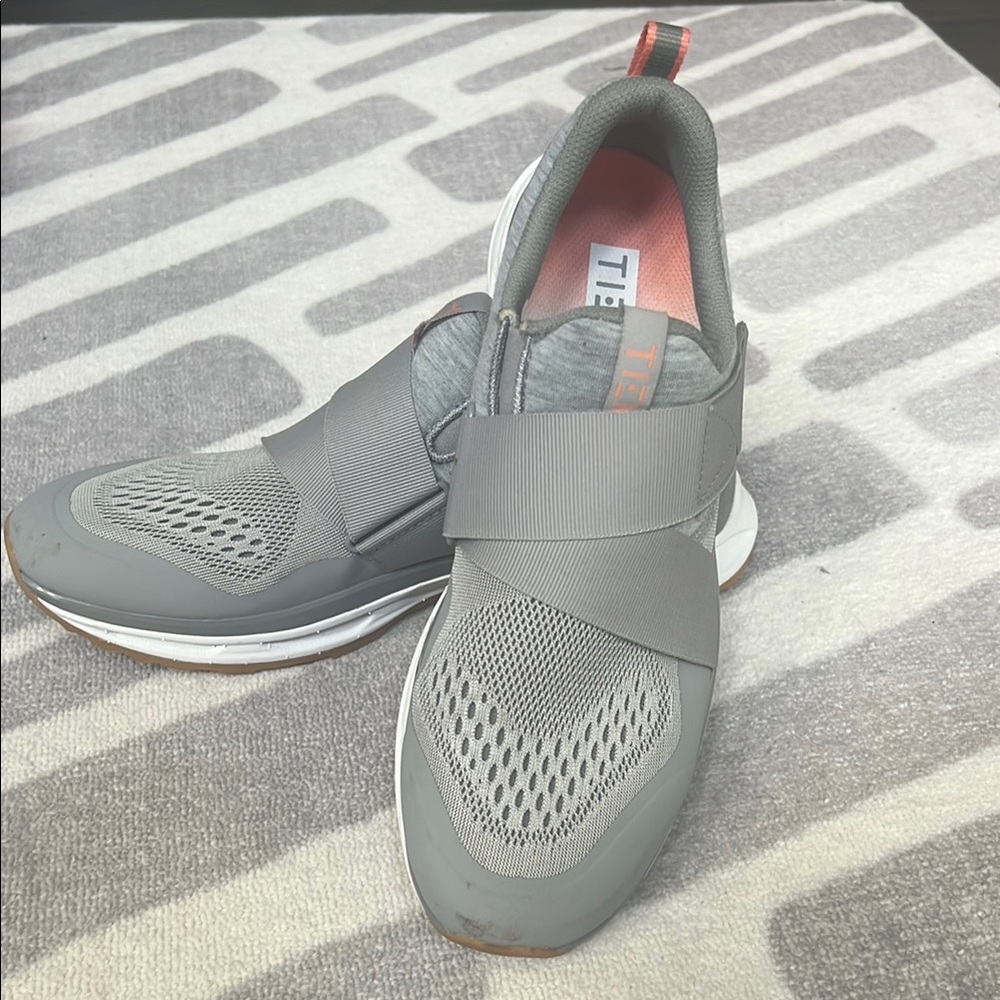 Women's Gray Athletic Shoes
